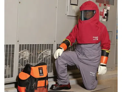Salisbury PRO-WEAR PLUS Sobre pantalón de protección anti arco eléctrico — Seguridad Eléctrica
